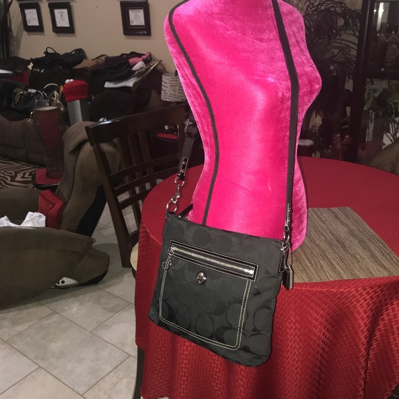 Coach Purse...SOLD SOMEWHERE ELSE.. - Picture 2 of 8